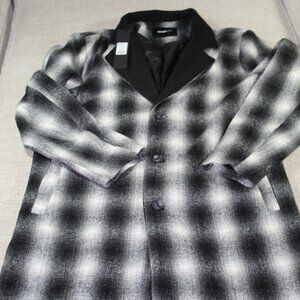 NWT Novamen Size Medium Black and White Plaid Coat